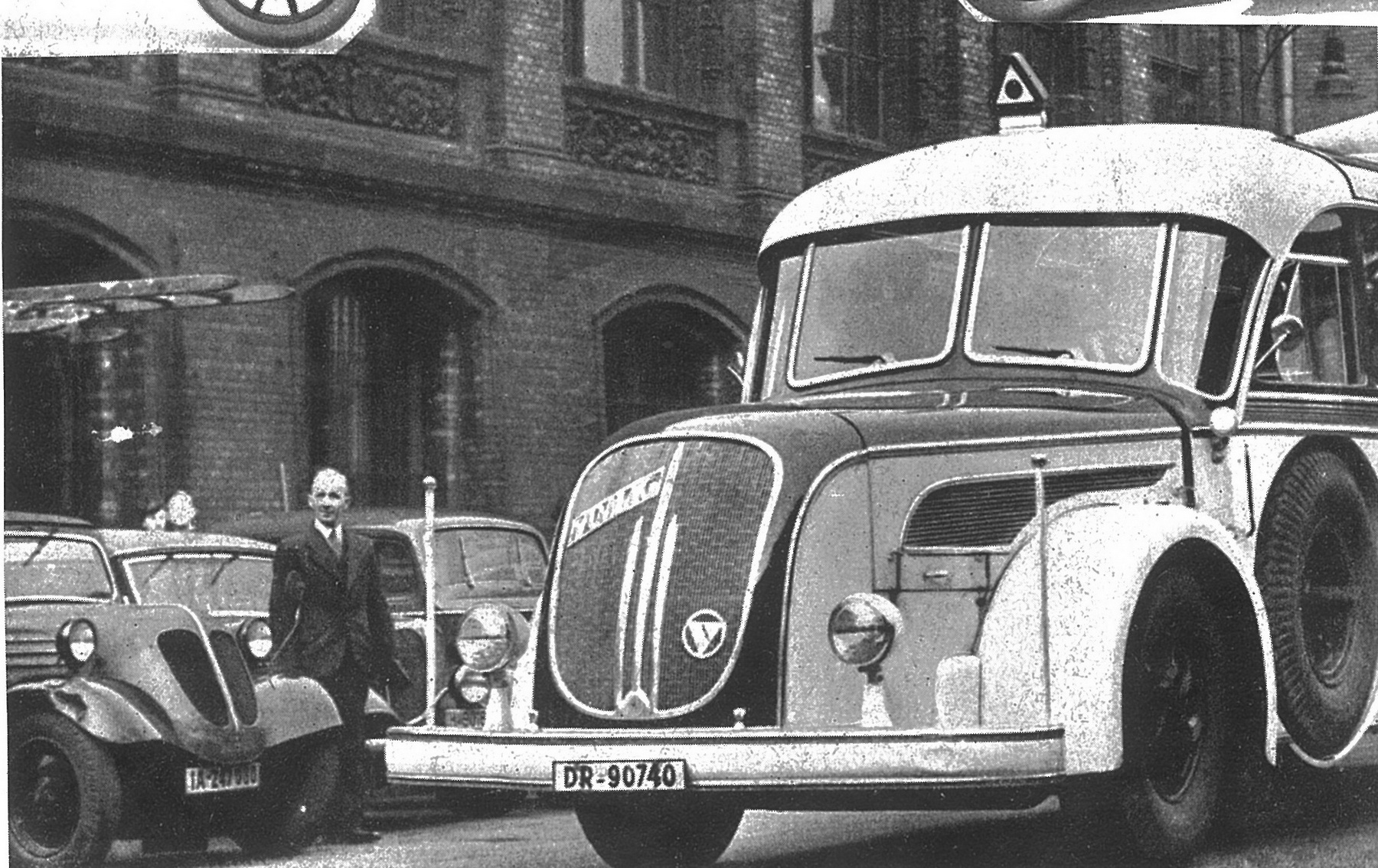 (D-off,rwy_33-45)_DR-90740_Deutsch_Reichbahn_Hanomag_bus-vbKS