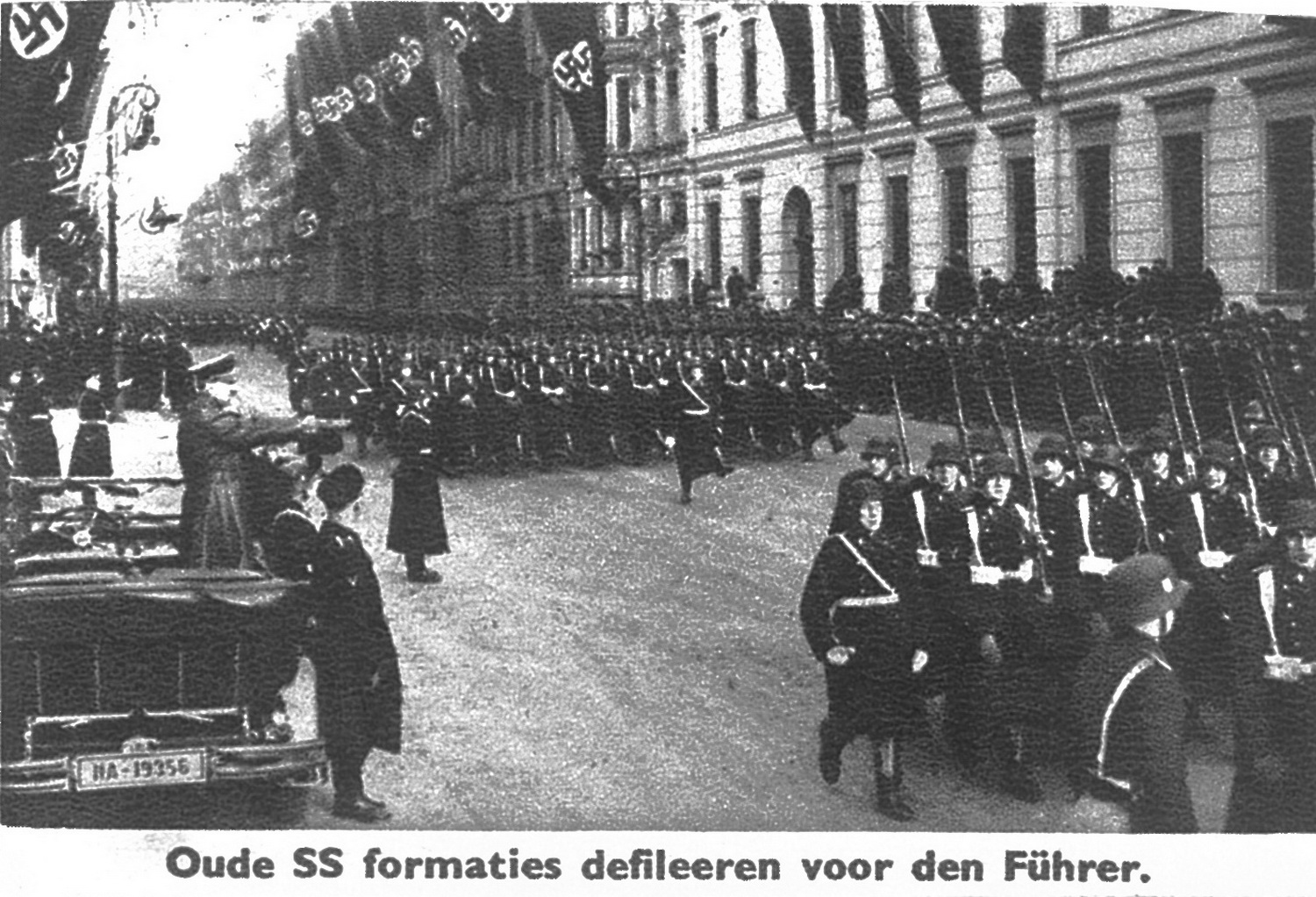 (D_Bavaria,Munich_01-39)_2_A_19356_staff_car-vbKS