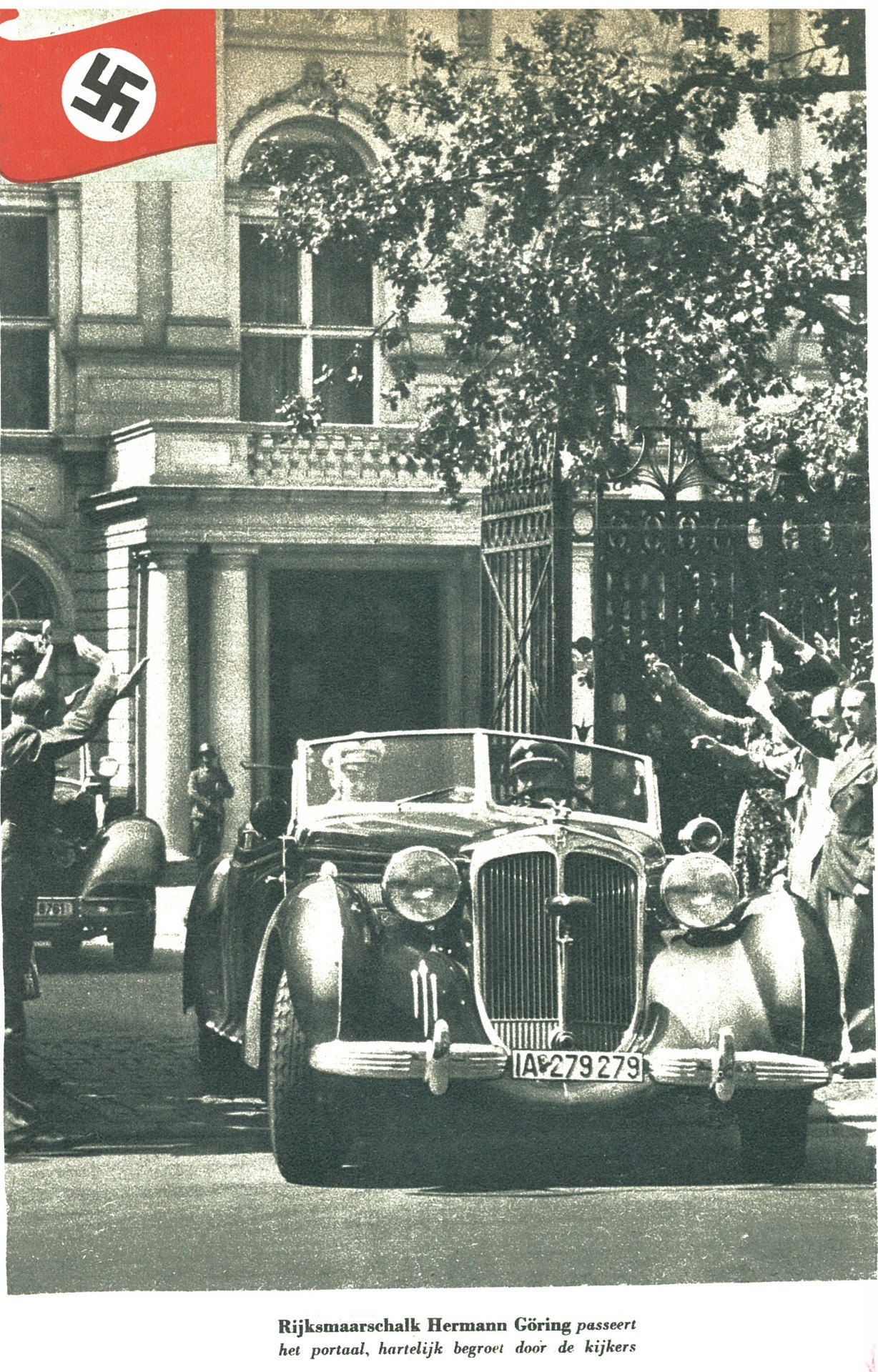 (D_Bavaria,Munich_01-39)_2_A_279279_staff_car-vbKS
