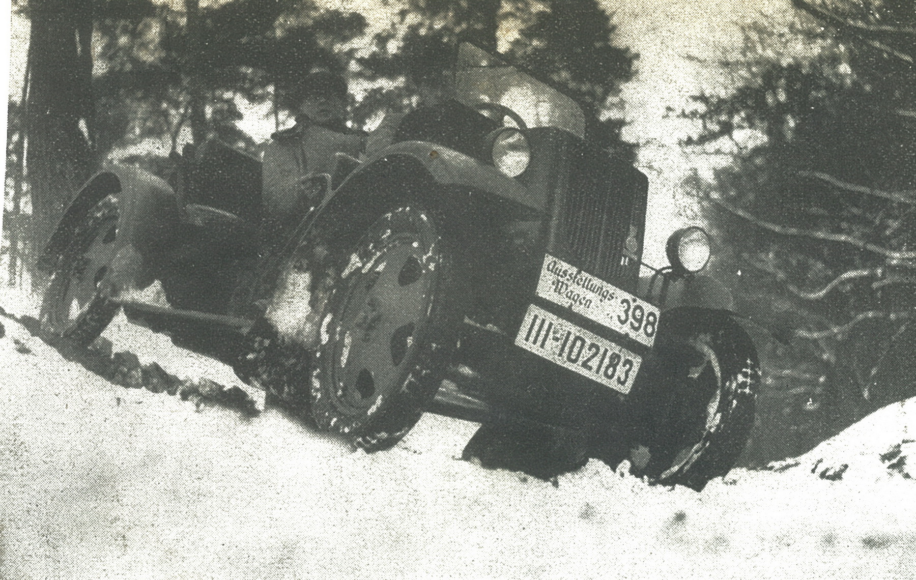 (D_Saxony,Leipzig_01-39)_3-102183_snow_car-vbKS