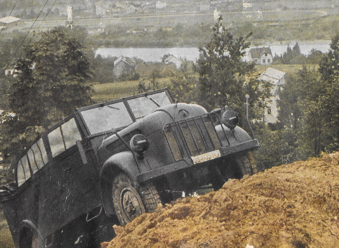 q(D-mfr_43-45)-Udine_maybe_Ud-035137)_(r-w)_scoutcar_trial-vbKS