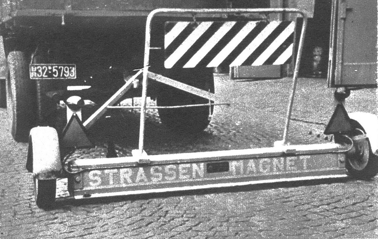 (D_GBz_48-56)-Nordrhein-Westfalen_br_32-5793_lorry-vb4311KS