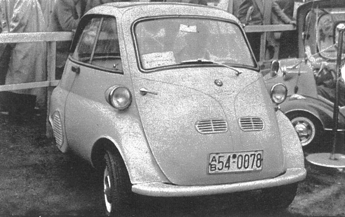 (D_USz_48-56)-Bavaria(dlr)_ab_54-0078_(r-w)_BMW_Isetta-vbKS