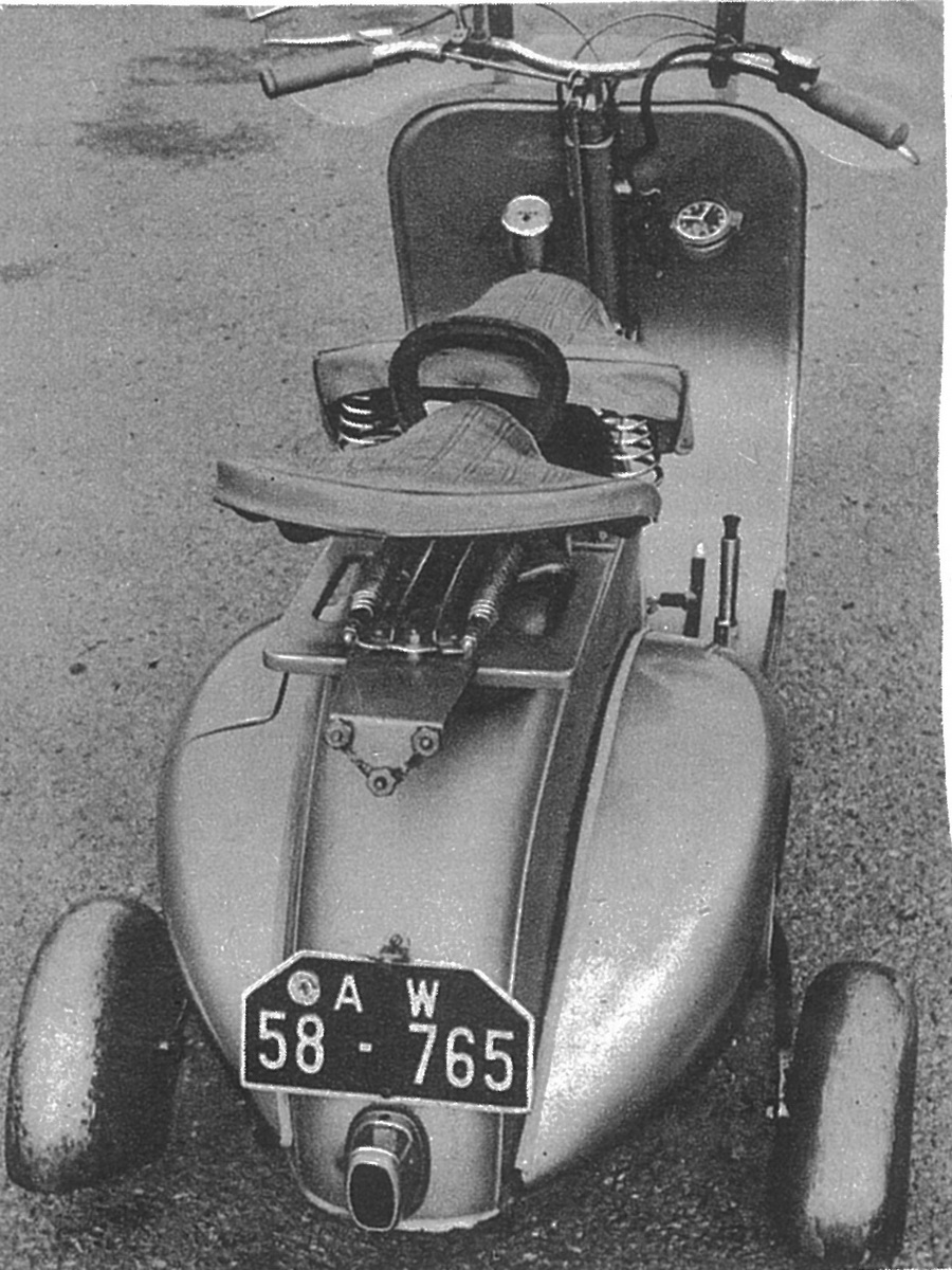 (D_USz_48-56)-N-Württemburg_aw_58-765_(w-b)_Vespa-vb4457KS