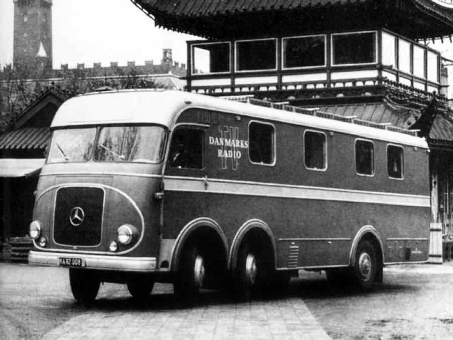 (DK-dsl_58)-Copenhagen_KA_82-008_M-B_Kassbohrer_OB_lorry2-web