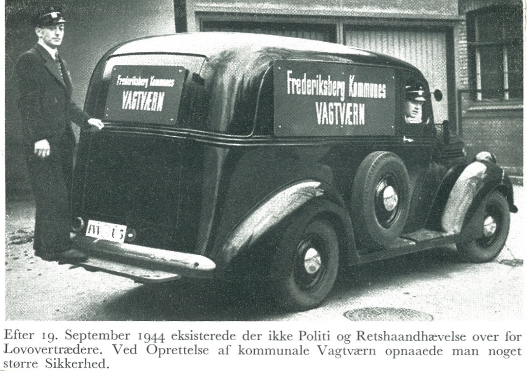 (DK-pol_44)-Frederiksberg2)-45_FVV_U5_after_19_Sep44,no_police_or__judiciary-__Voluntary_municipal_security_force_gave_security)_KS