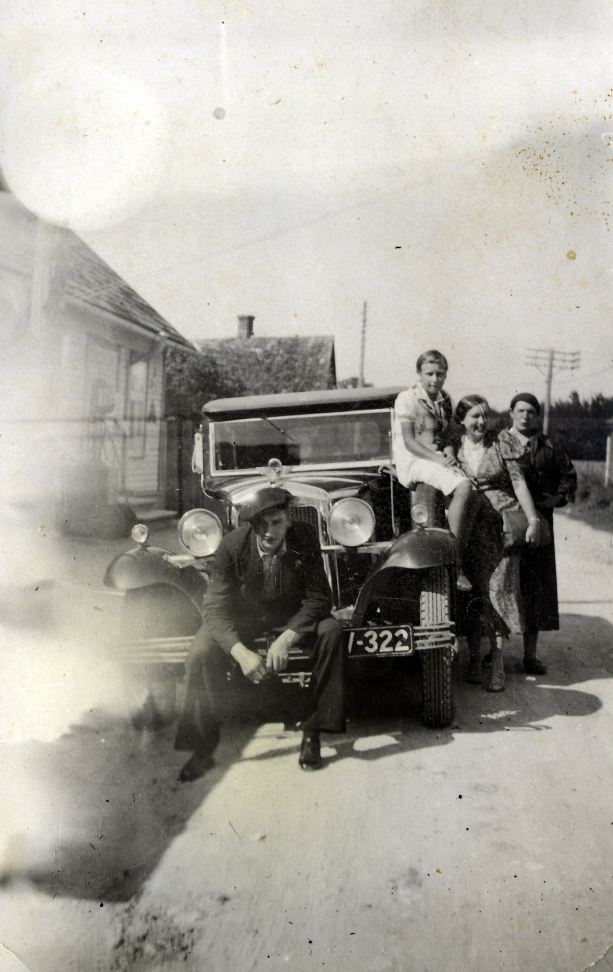 (EST_33-40)(EW)_V-322_(w-b)_car-19380005_Mikkor_segakaubad