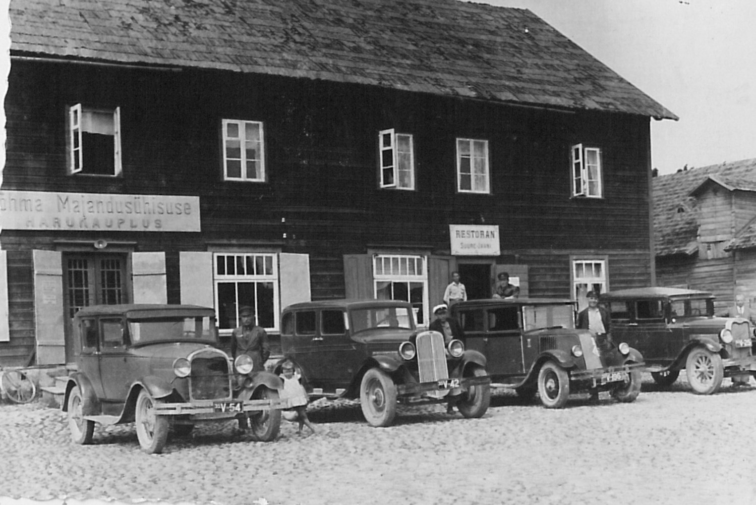 (EST_33-40)(EW)_V-54,V-42_(w-b)_car-19350000_majandusuhisuse_ees