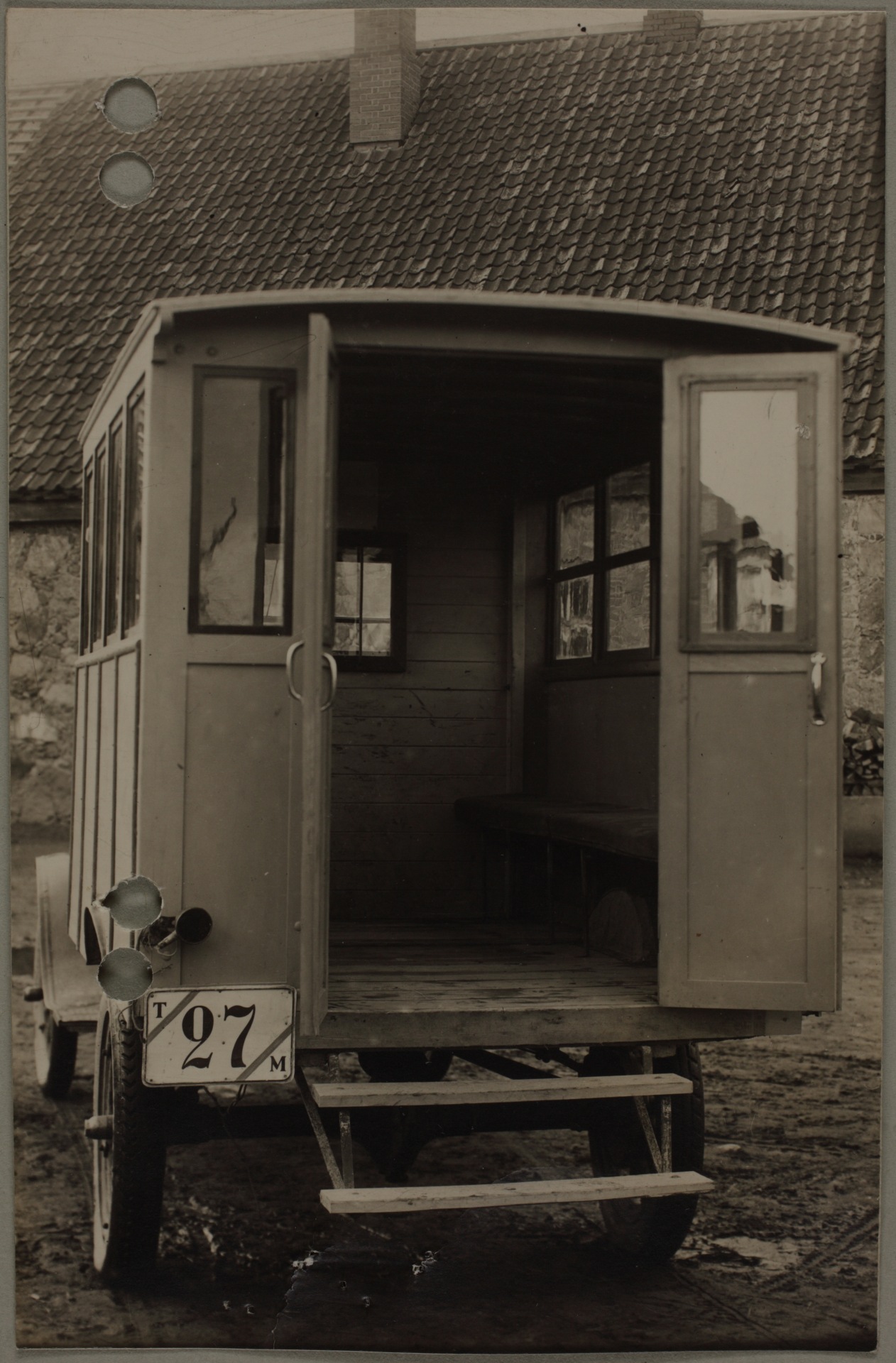 ERA-1354-1-888_00004_t_-(EST-EW_24-28)_T27M-Teedeministeerium_(w-b)_bus