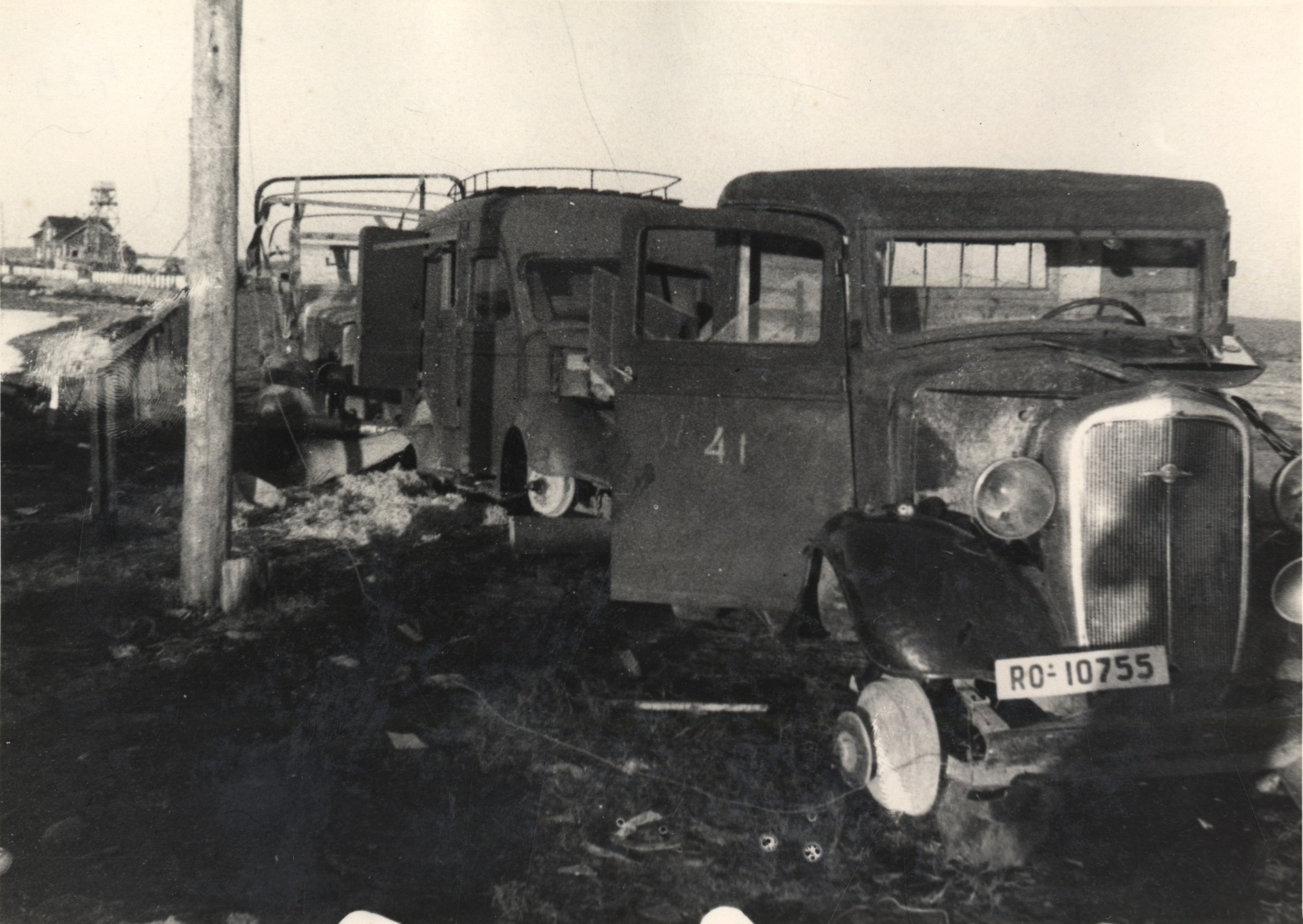 efa0212_000_0000000_30713_ft-RO-10755_(w-b)_lorry-RV