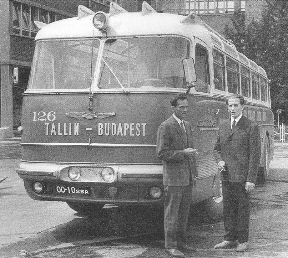 (EST_44-71,60s)(SU_oos)_00-10_SSA_(w-b)_Ikarus55_coach-RV
