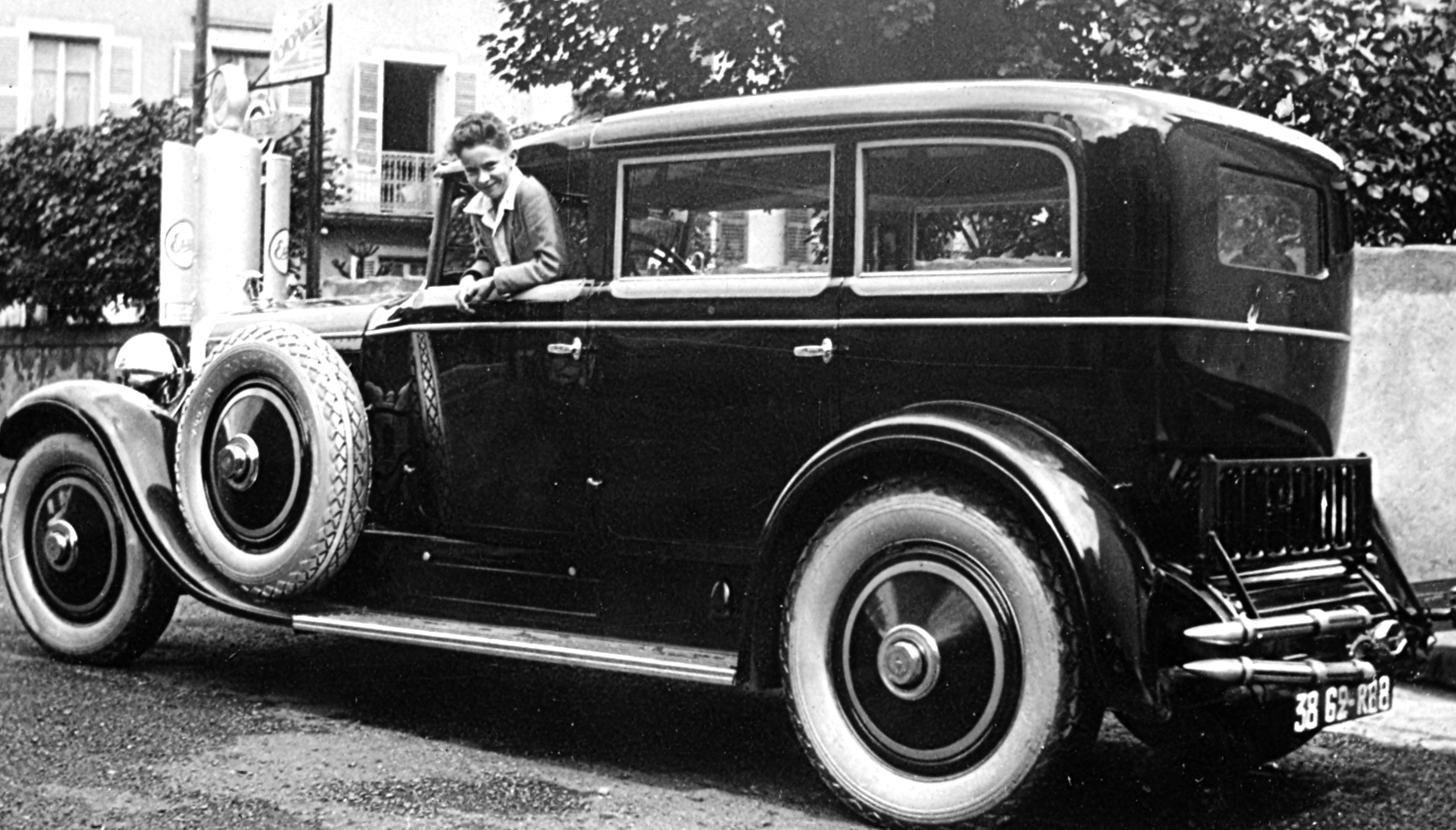 F_75Seine_RB8_1929May_Pierre-Lacoste_Hispano-Suiza_Mme-du-Gast