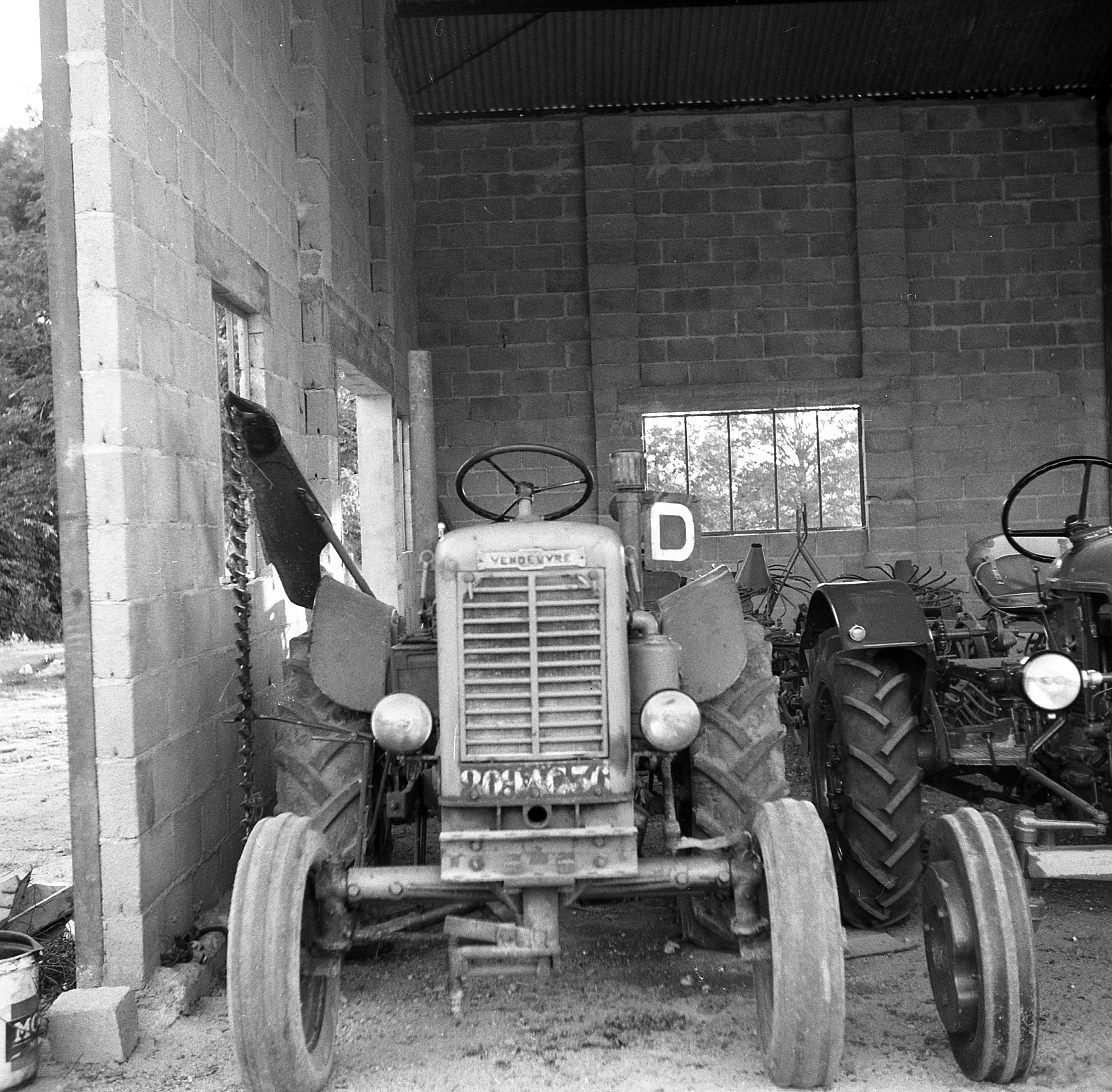 (F-ag_53)-36,Indre_209_AC_36_(w-b)_tractor-BL