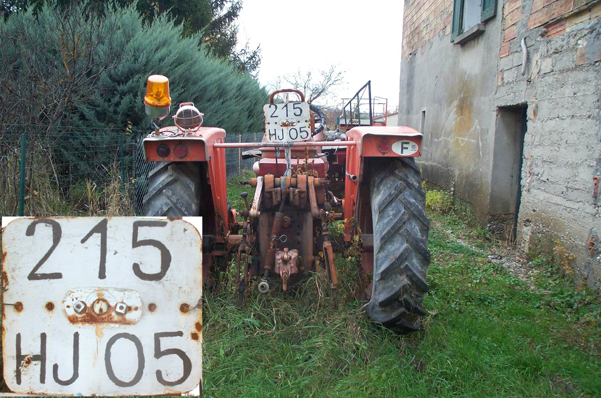 (F-ag_80)-05,Hautes_Alpes_215_HJ_05_(b-w)_1985comp-tractorVB