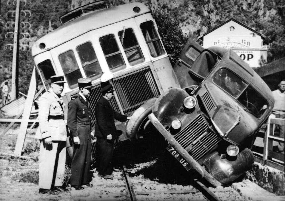 (F_50-51)-6,Alpes-Maritimes51_708_D_6_UScar_crash-anon