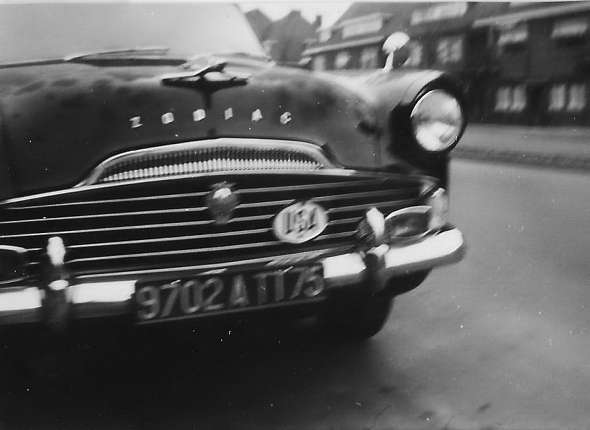 (F-timp_55-84)-Paris_9702_TTA_75_(USA_oval)_FordZephyr2-vbKS