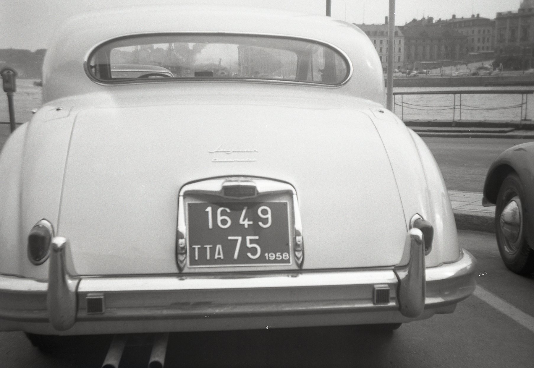 (F-timp_55-84,58)-Paris_1649_TTA_75_Jag-Mk7-BL