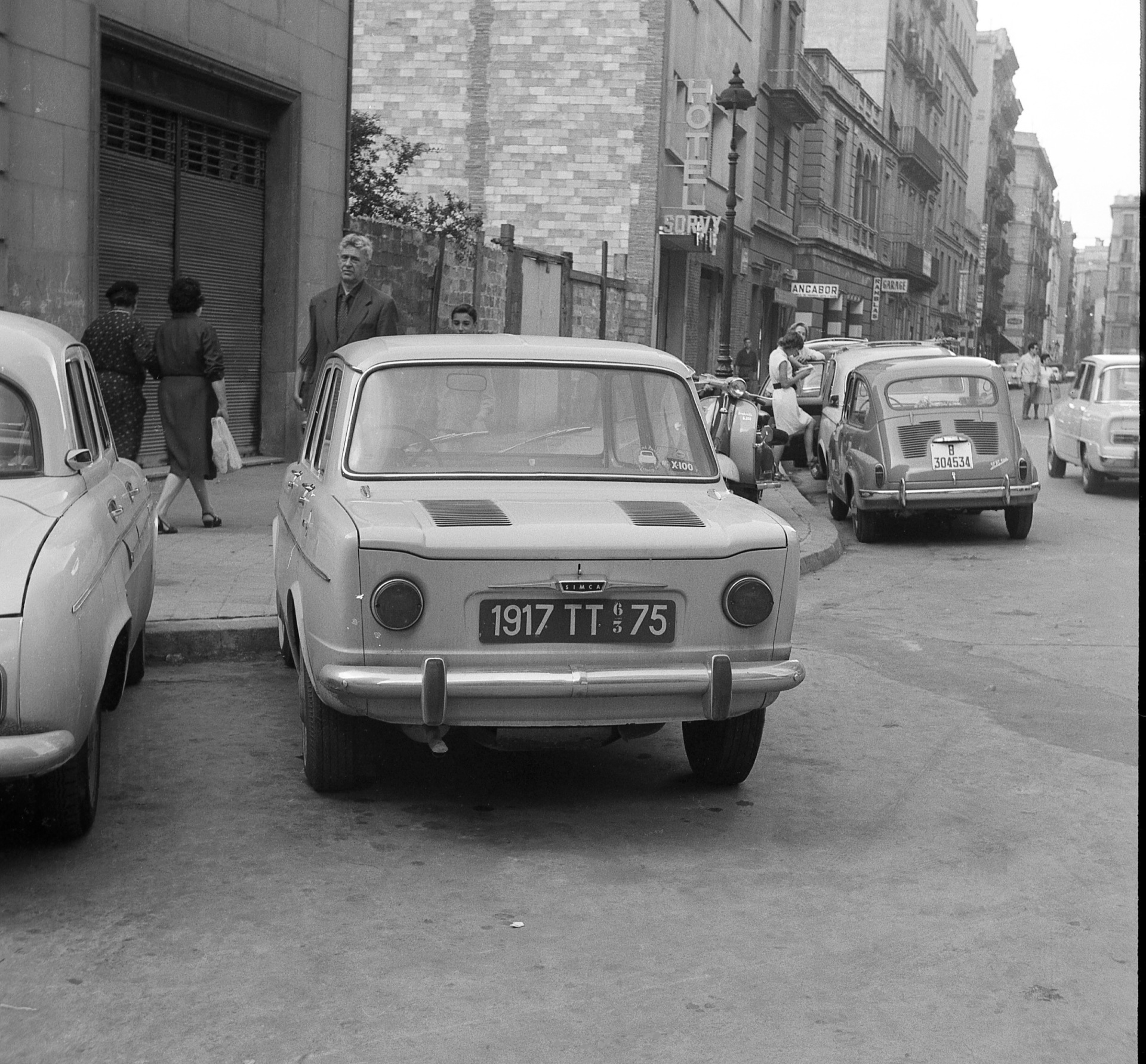 (F-timp_55-84,63)-Paris_1917_TT_75_Simca1100-SpainBL