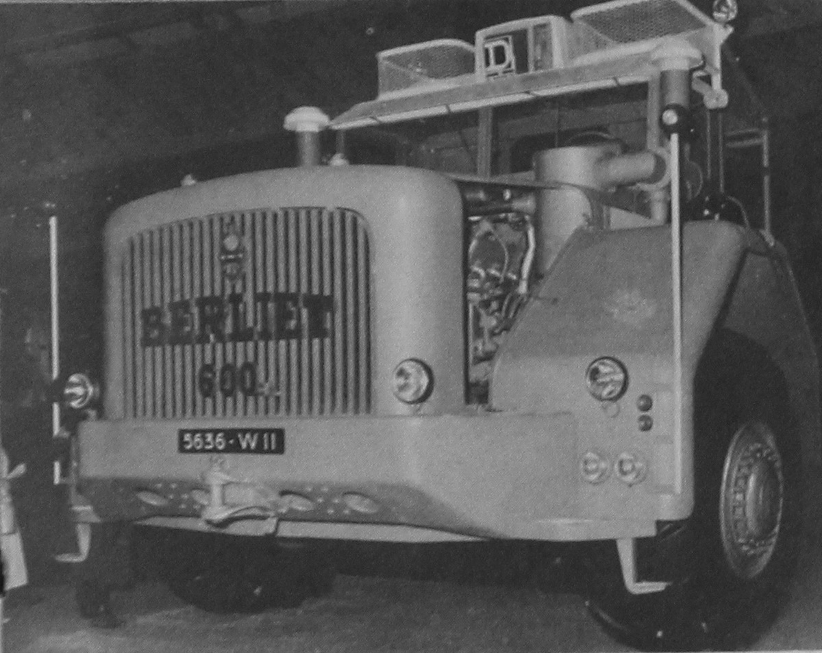 (F-dlr_41-59)-11,Lyon_W_11_5636_Berliet_oilfield_lorry-vbF110KS
