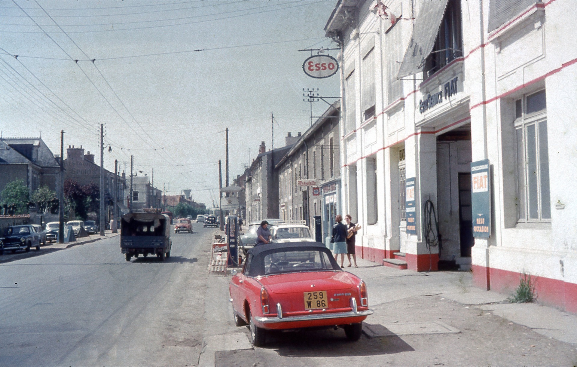 (F-dlr_59-76)-86,Poitiers,Vienne_W_86_259_Fiat1500Sport-BL