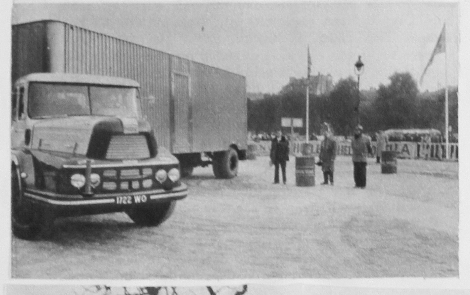 (F-prov)-Paris_W_0_1722_lorry-vbF163KS
