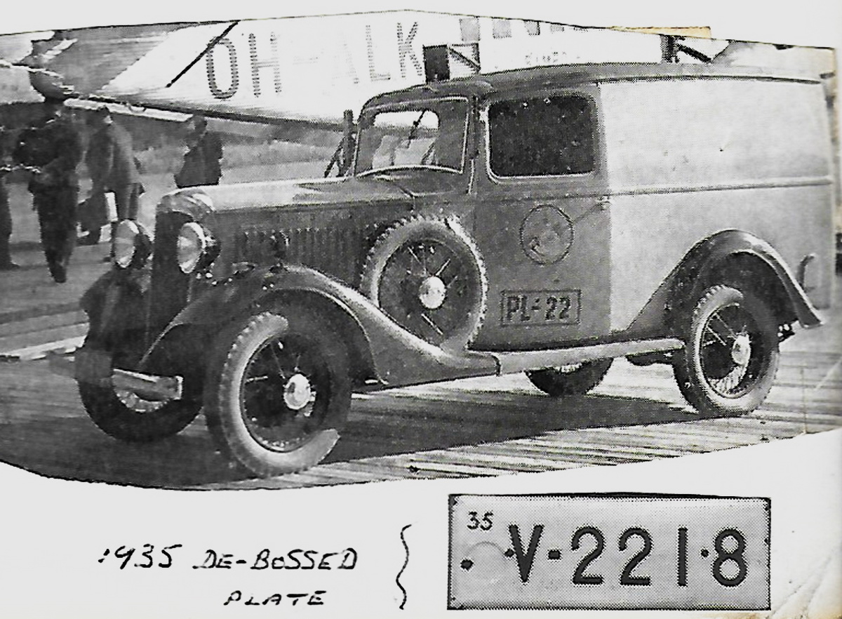 (FIN-gv-mail_35-73m)-national_PL_22_+_V2218_(b-w)_Bedford_van-vb1935RK