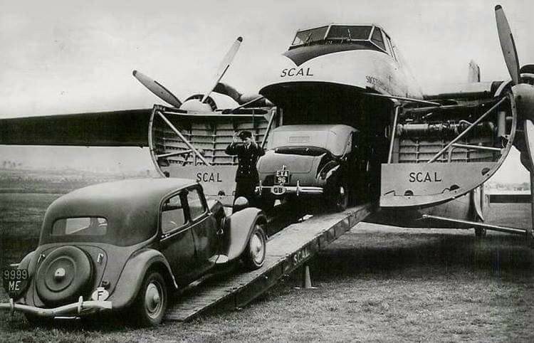 (GB_London_38-38)_EXA_56_Silver_City_Airways_BristolB170_freighter-US_car-pressVB