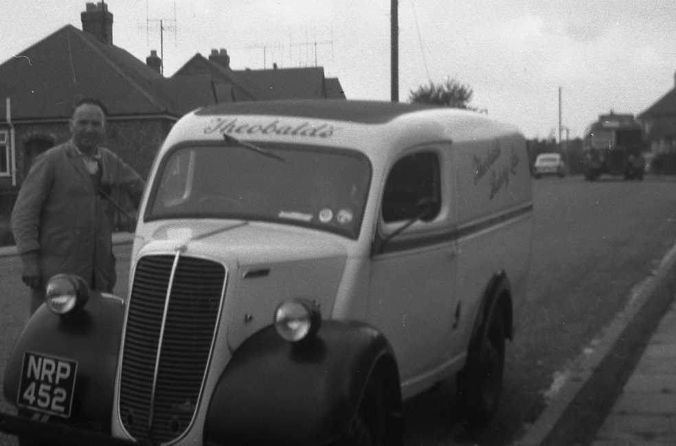 (GB_Northants-_NRP_452_Ford_Thames_van-TrogVB