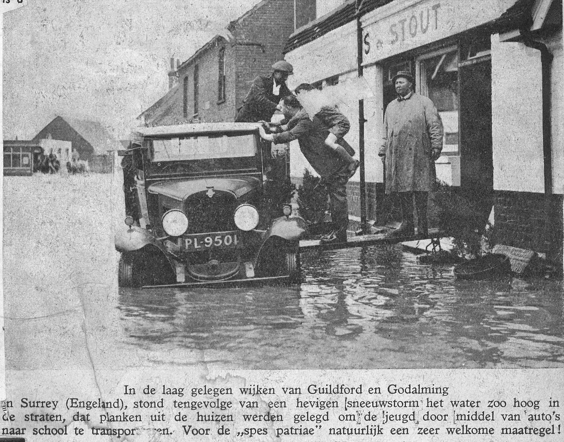 (GB_Surrey_30-31,31)_PL_9501_Bedford_lorry-vbGB033KS