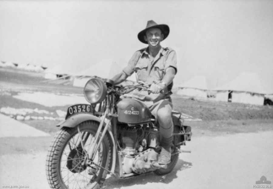 (GB-mil_army_41)_O_3256_Advance_Ordnance_in_Egypt_mc-anonVB