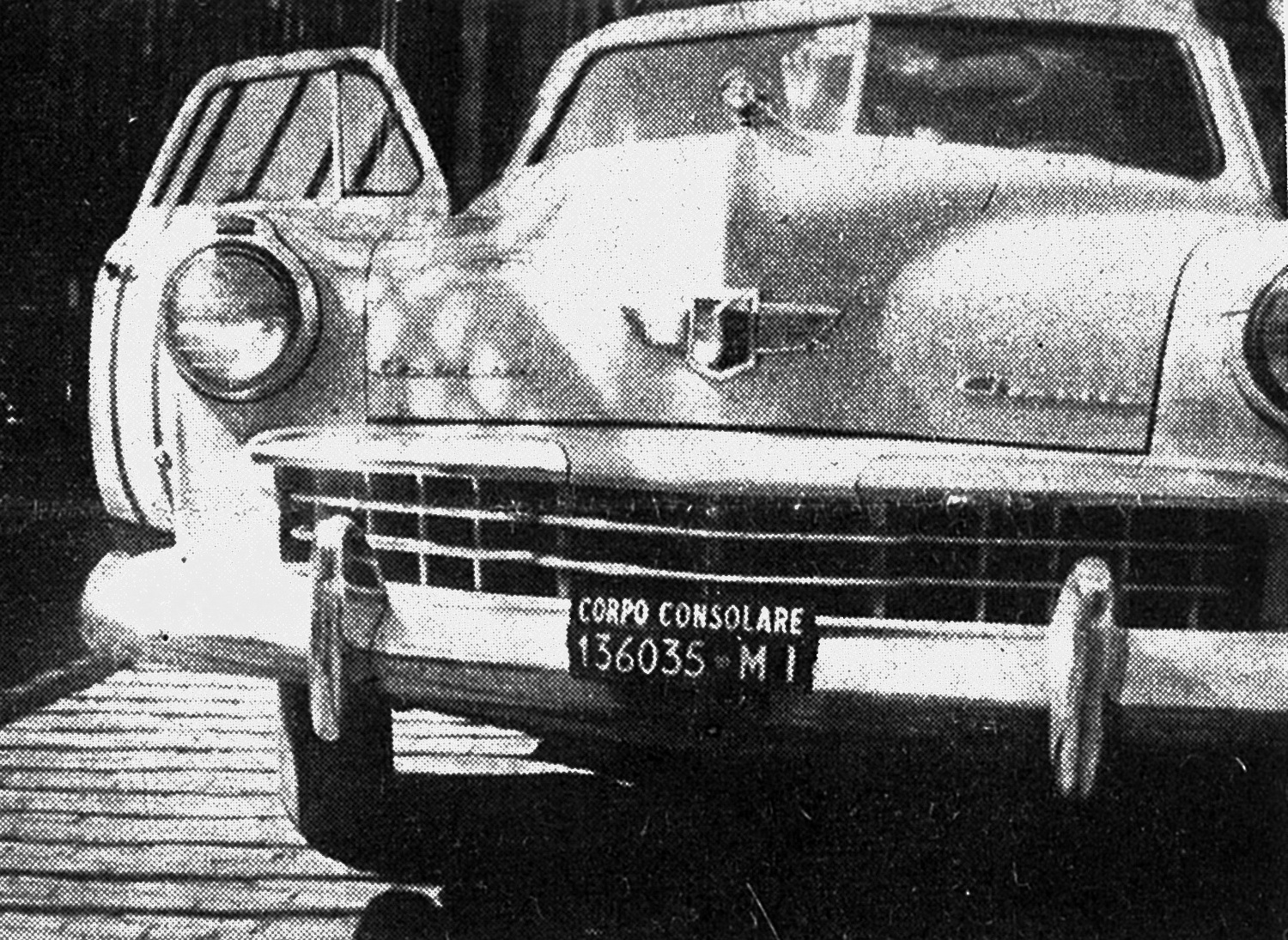 (I-cc_51-75)-Milan_CORPO_CONSULARE_136035_MI_(w-b)_f_Studebaker-vbi013KS