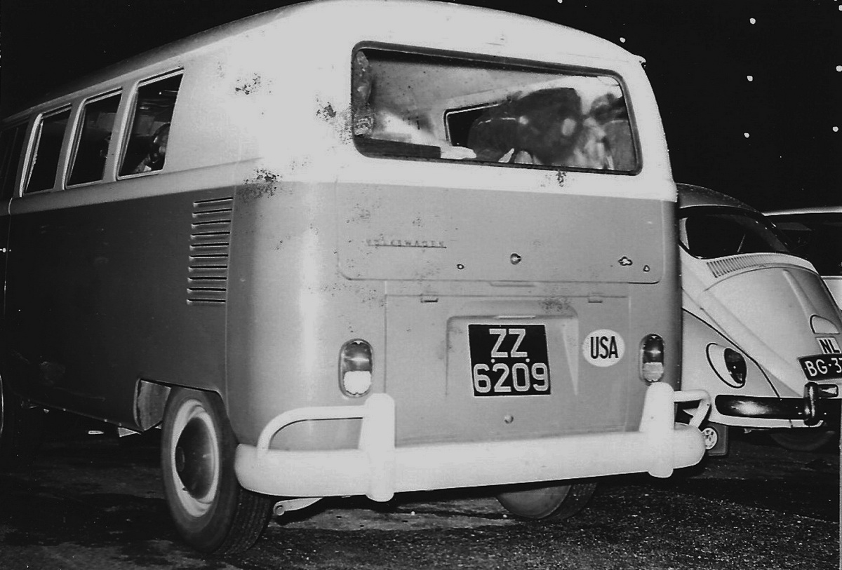 (IRL-exp_25-83,67m)_ZZ_6209_(USA_oval)_VW_Microbus-HollandvbiRL24aKS