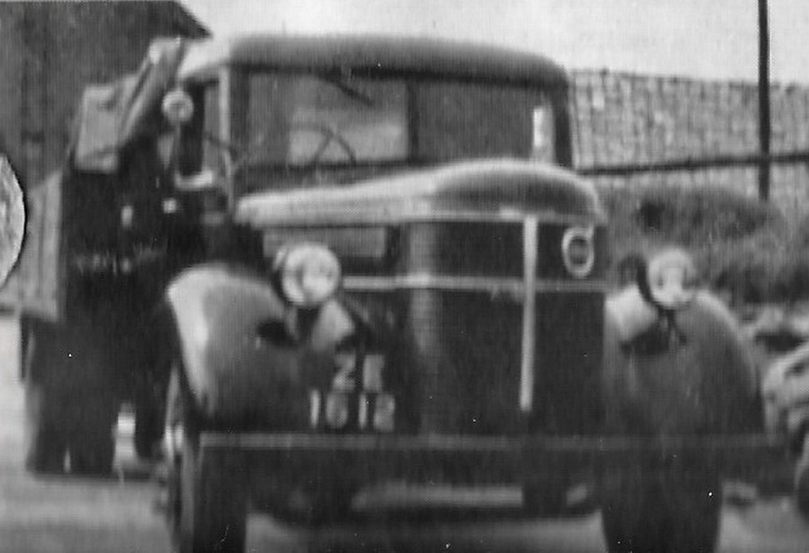 (IRL_Dublin_40-52,47)_ZE_1612_Volvo_lorry-vbirl001aKS