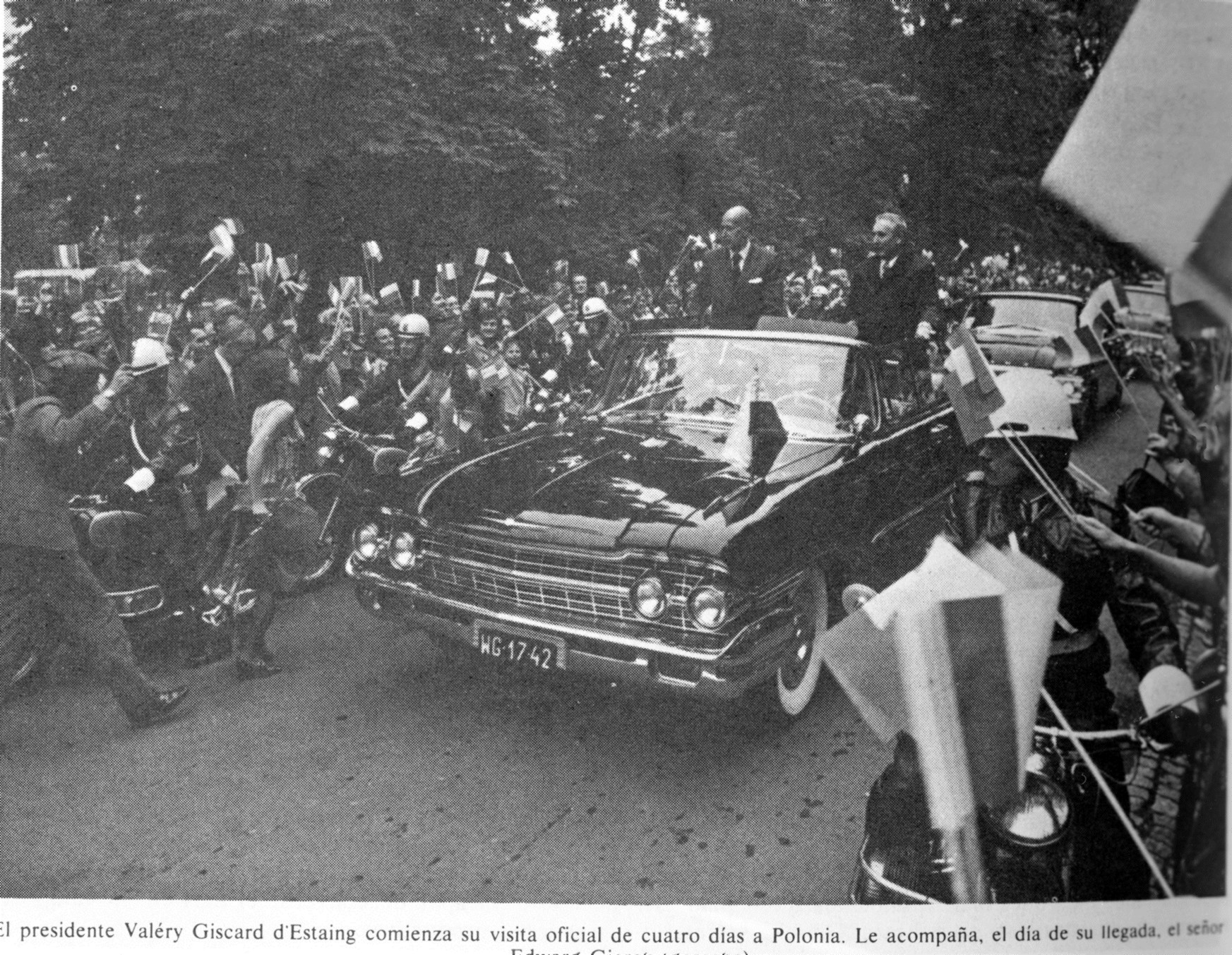 (PL-off_76-00)-Warsaw_WG-17-42_(Giscard_d'Estaing_&_Edward_Gierek_Jun_1975_AB