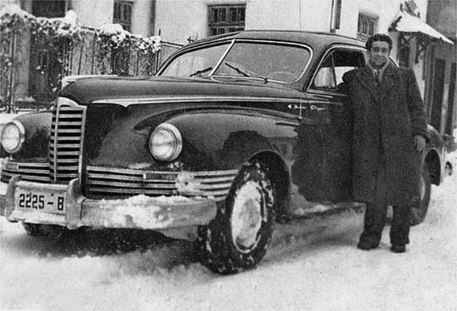(RO_18c-68,47c)-Bucharest_2225-B_Packard_Clipper_Deluxe_1946_Touring_Sedan-SVVS