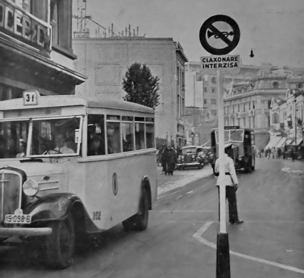 RO_1930s_Bus_Bucur.jpg