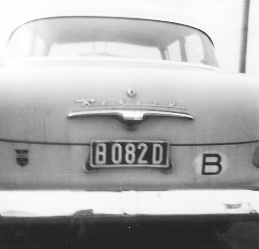 (D)(BfD_58-07b)_B_082_B_Opel_Rekord-vbKS