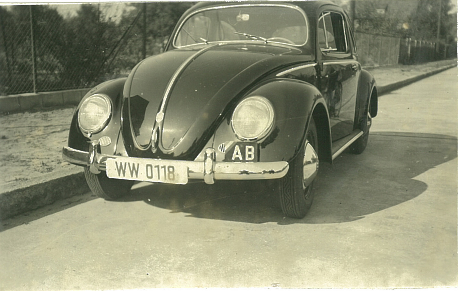 (D-FfD_dlr_45-47)(Berlin_prov-dlr_maybe)_WW_0118_(r-w)_Beetle_vbKS