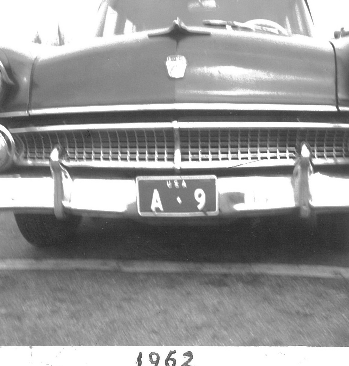 (D)(USfD_62-66)-Augsburg_A-9_(w-m)_Ford_Sedan_vbKS