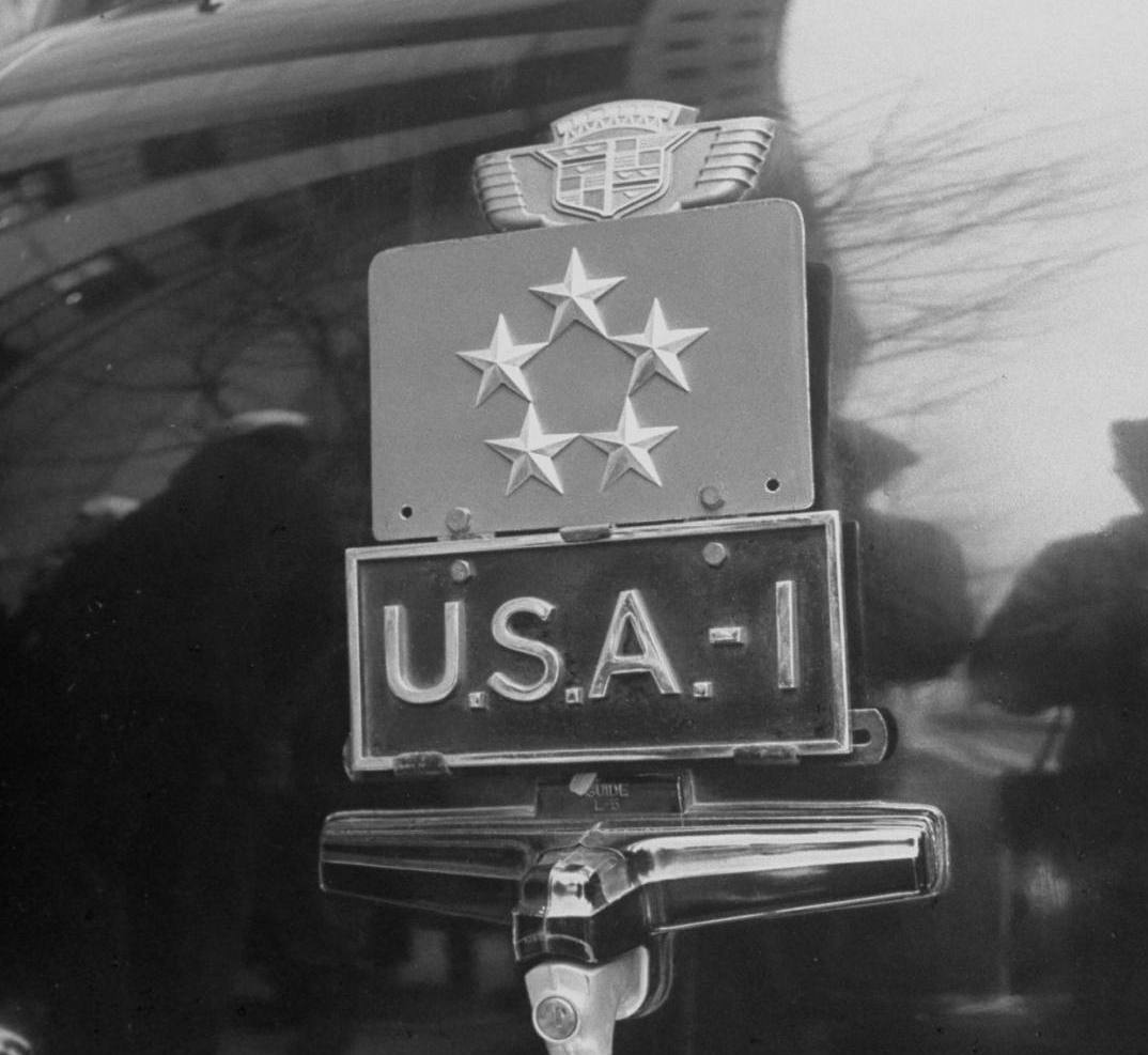 US_in_J_1945-Sup-Commander-Eisenstaedt_LIFE_Eu148