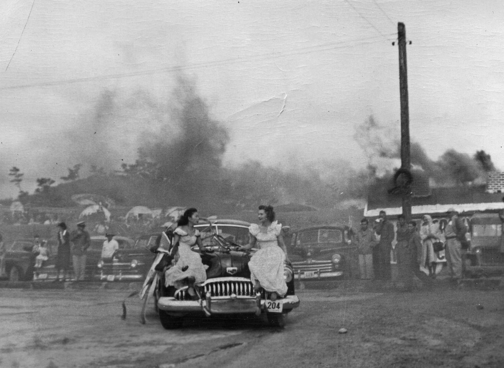 (J)(USfOki_48-50)_204(b-w)_Buick8-002dJF