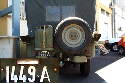 (F_Tahiti_54-66)_A_1449_A_comp_Jeep-2002VB