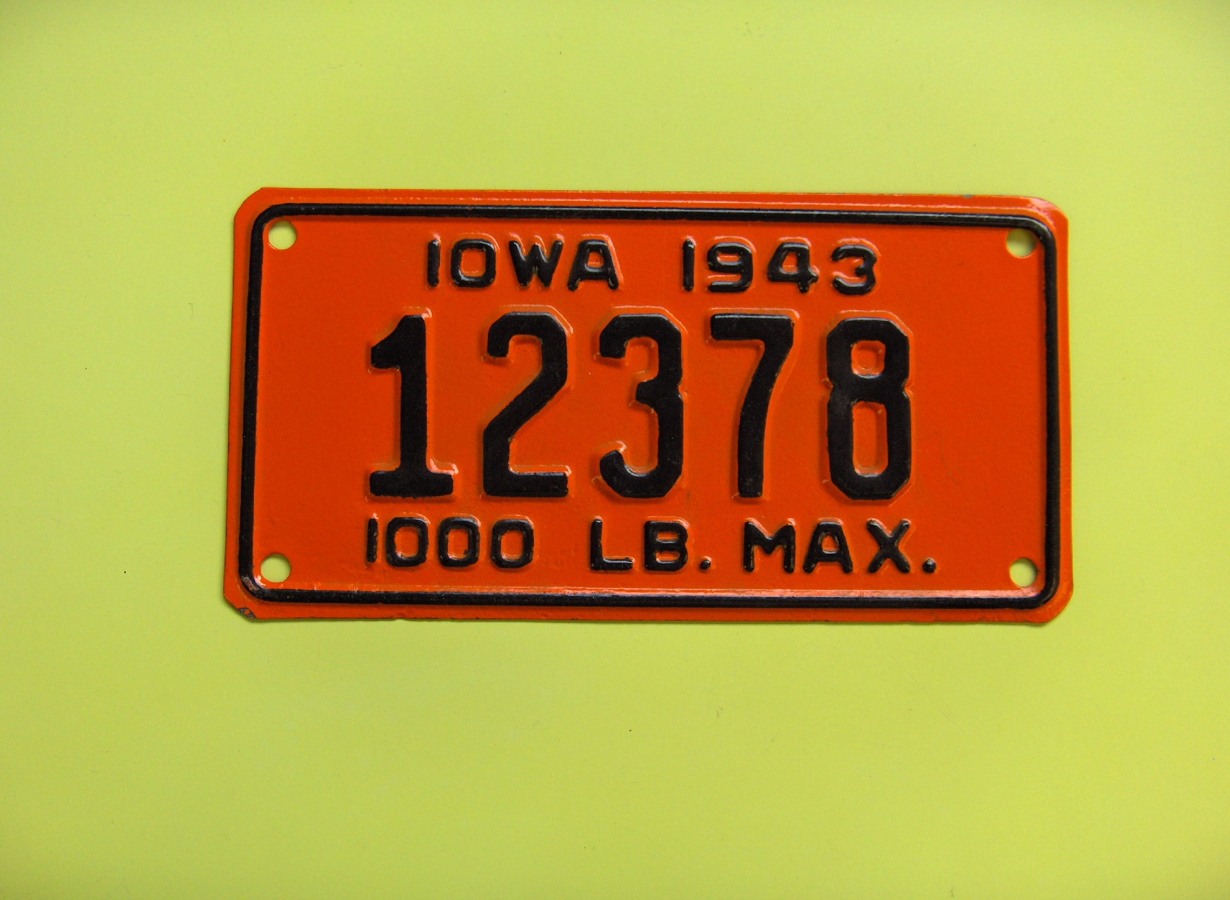 ia_PROF_1942-1943_LIGHT_TL_-_REPAINTED_WITH_WRONG_COLORS