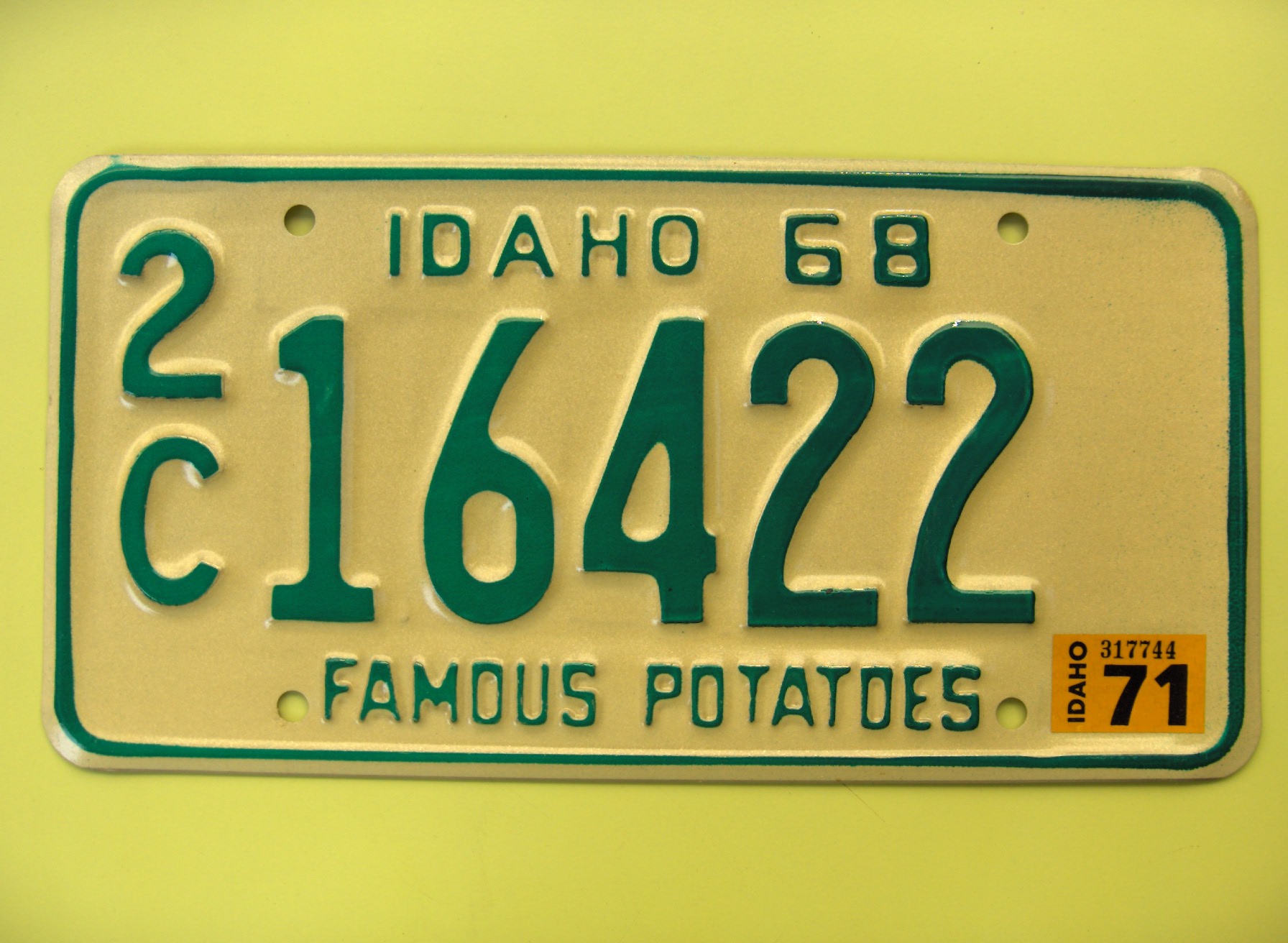 ID_1967-1976_TYPE2_SMALL_1968_DIES_SQUARE_LETTERS_FOR_THE_SLOGAN_FB